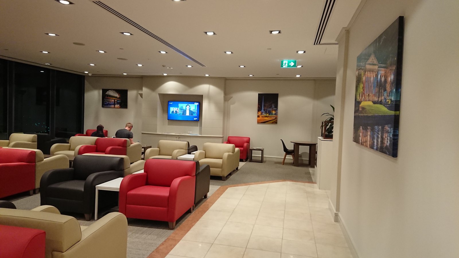 Review 2017 Marhaba International Business Class Lounge Melbourne Airport The Seat in the Middle