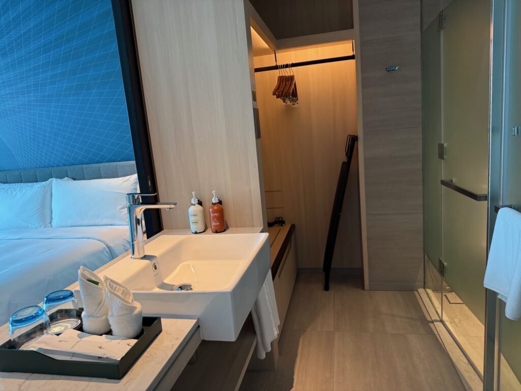 Hotel Review: Holiday Inn Bangsar Kuala Lumpur 8 The Seat in the Middle 8