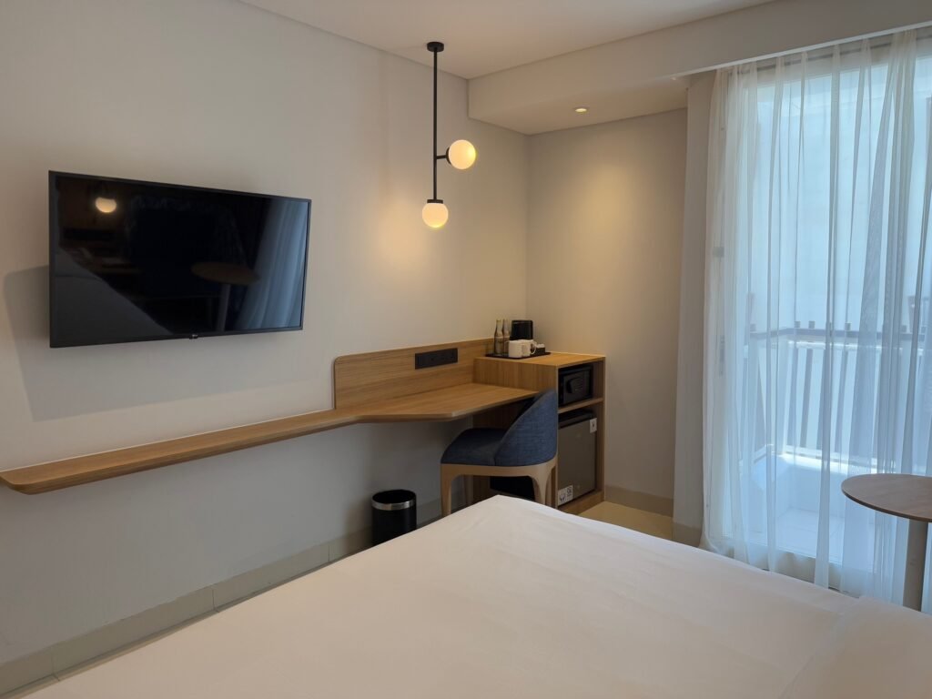 Hotel Review: Holiday Inn Express Sunset Road Bali 6 The Seat in the Middle 6