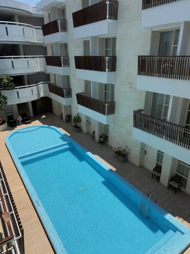 Hotel Review: Holiday Inn Express Sunset Road Bali 7 The Seat in the Middle 7