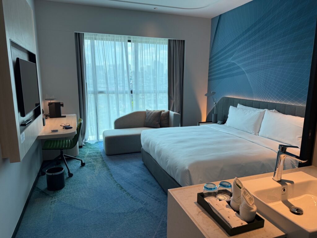 Hotel Review: Holiday Inn Bangsar Kuala Lumpur 7 The Seat in the Middle 7