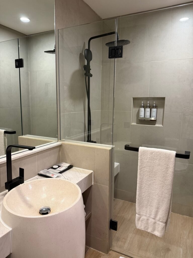 Hotel Review: Fairfield by Marriott Jakarta Soekarno-Hatta International Airport 9 The Seat in the Middle 9