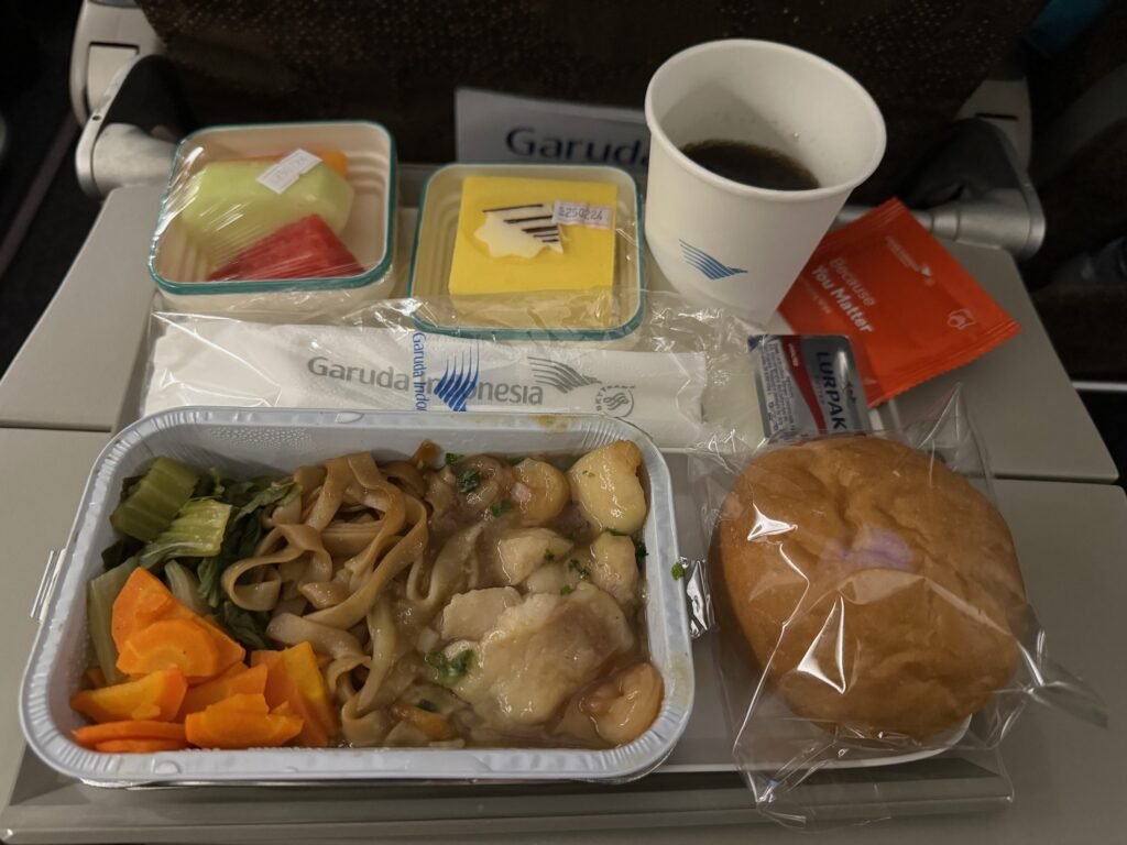 Airline Review: GA718 Denpasar Bali - Melbourne Garuda Indonesia A330 Economy Class 6 The Seat in the Middle 6
