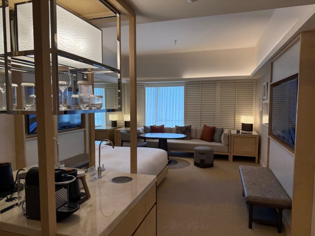 The Seat in the Middle 6