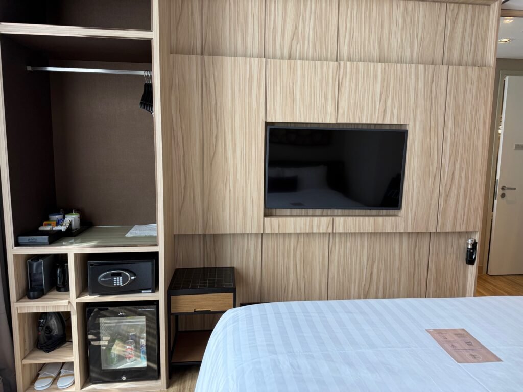 The Seat in the Middle 7