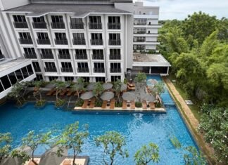 The Seat in the Middle 5