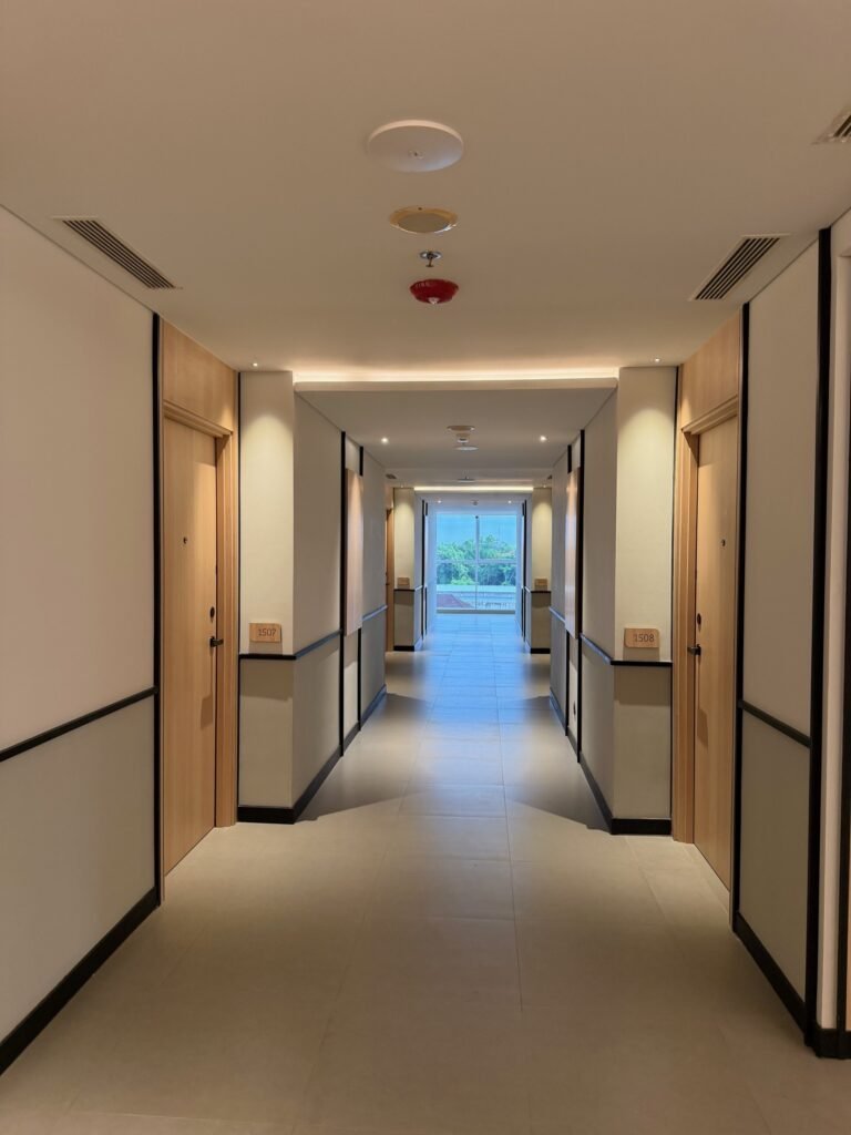 The Seat in the Middle 4