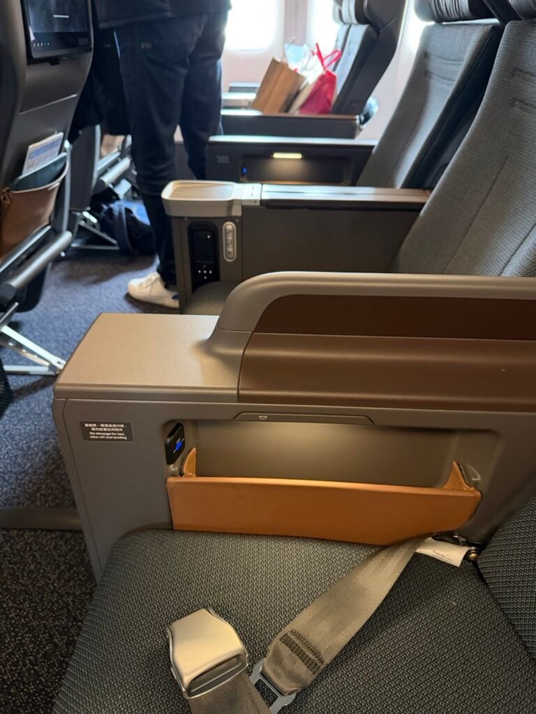 Flight Review: Cathay Pacific Aria Suite CX453/4 Premium Economy 4 The Seat in the Middle 4