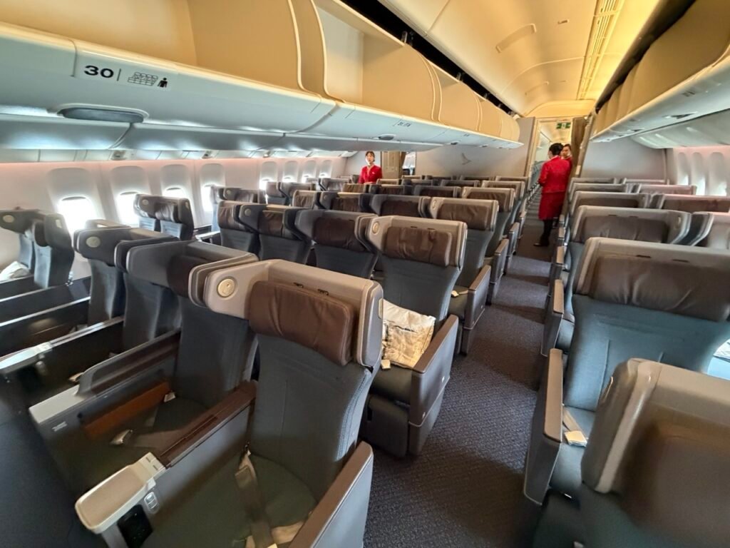 Flight Review: Cathay Pacific Aria Suite CX453/4 Premium Economy 6 The Seat in the Middle 6