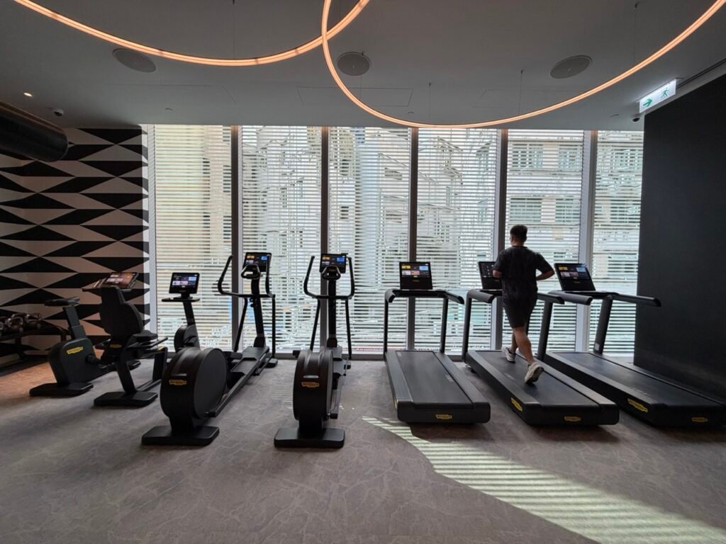 The Seat in the Middle 25