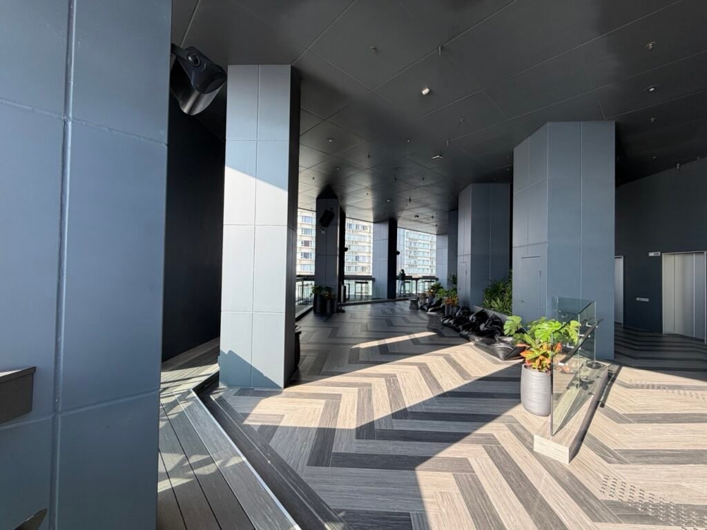 The Seat in the Middle 31