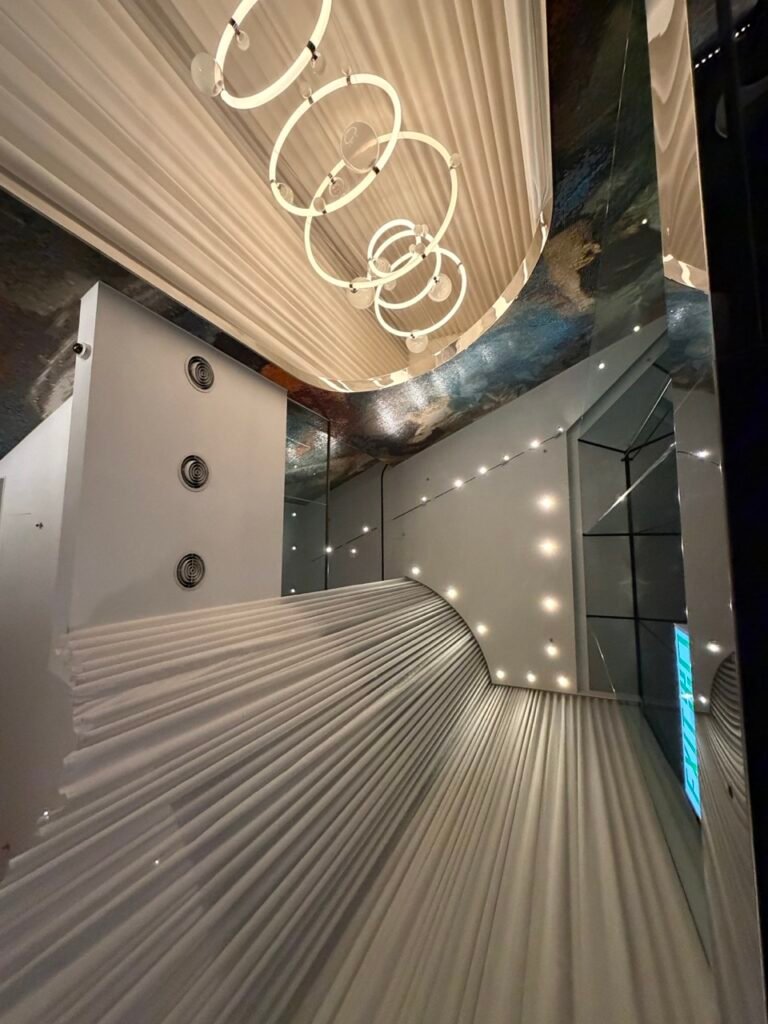 The Seat in the Middle 19