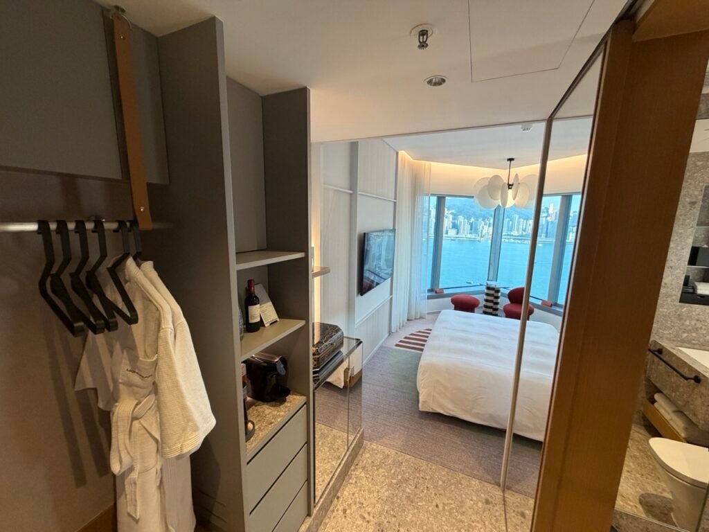 The Seat in the Middle 1