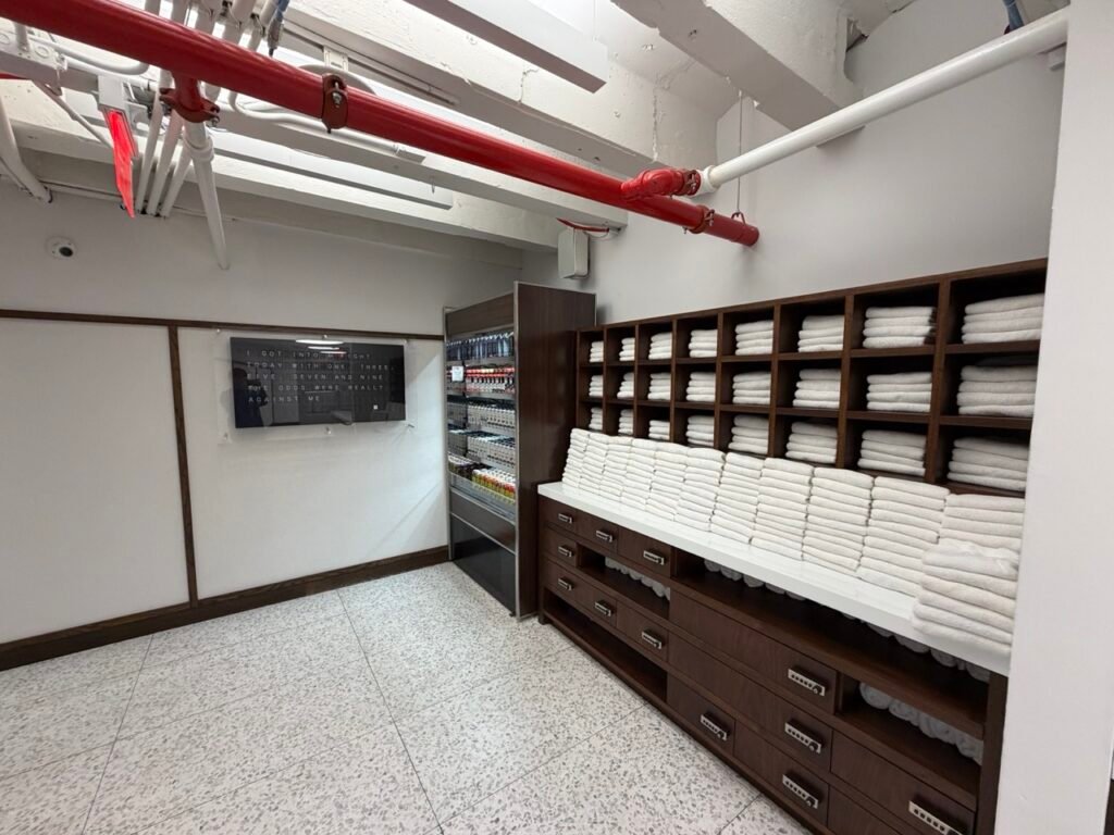 The Seat in the Middle 25