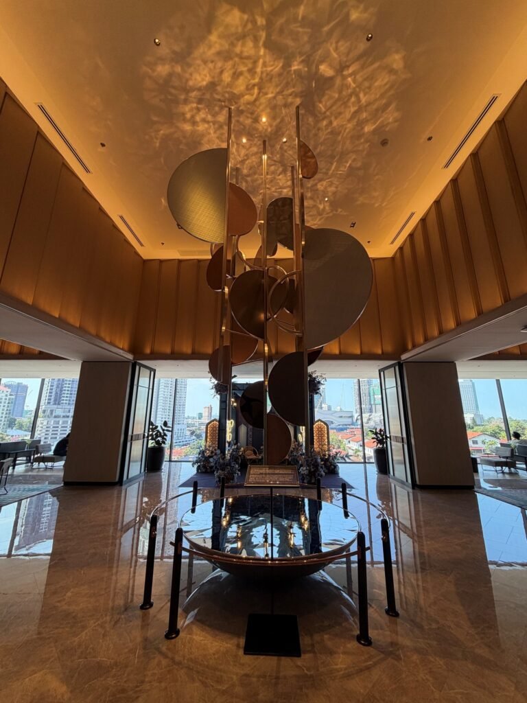 The Seat in the Middle 1