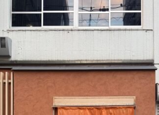The Seat in the Middle 2