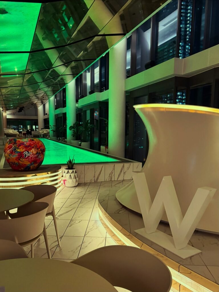 Hotel Review: W Melbourne 11 The Seat in the Middle 11