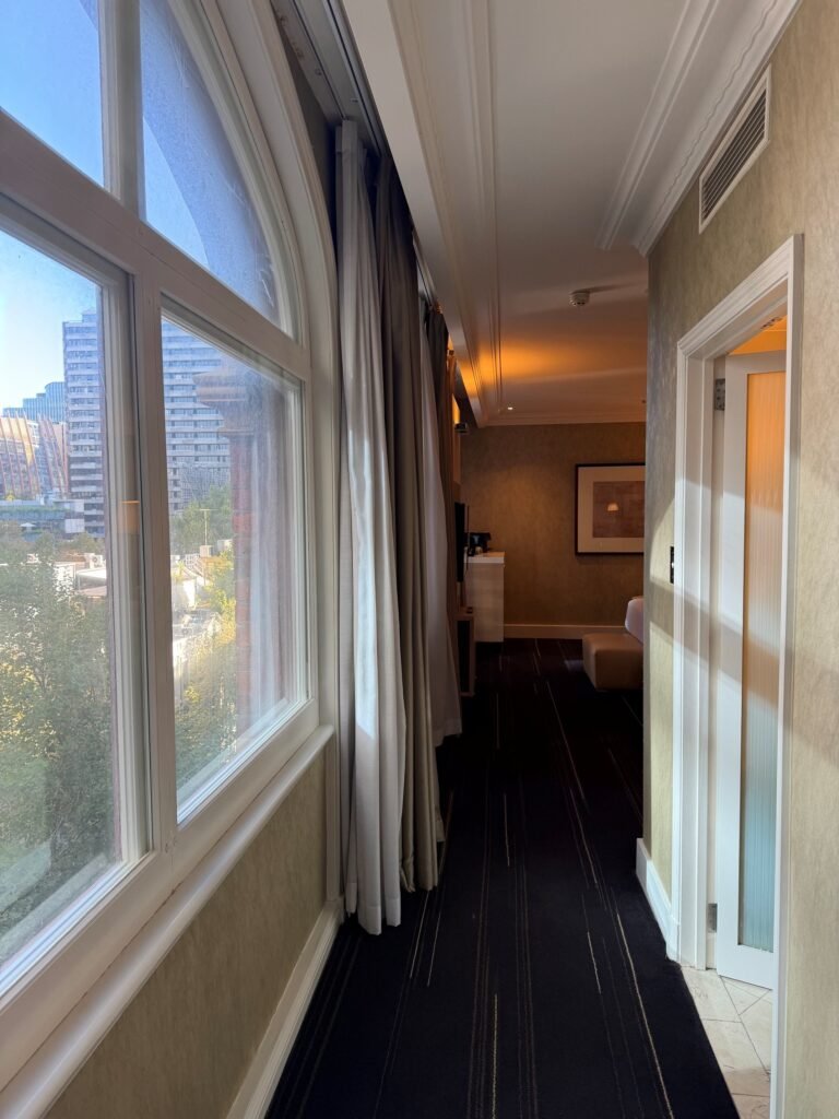 Hotel Review: InterContinental Melbourne 6 The Seat in the Middle 6