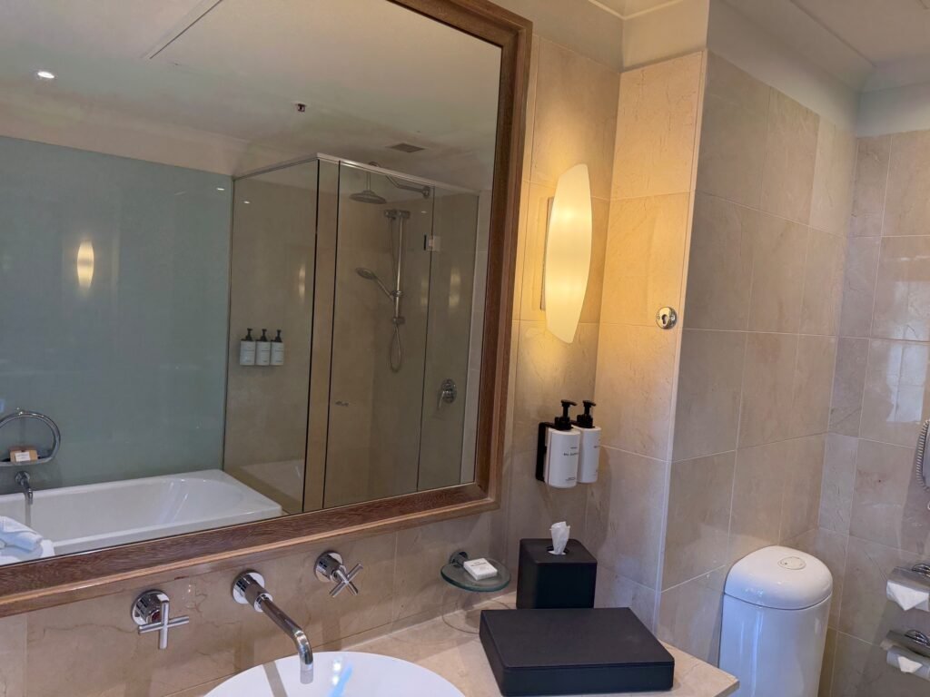 Hotel Review: InterContinental Melbourne 9 The Seat in the Middle 9