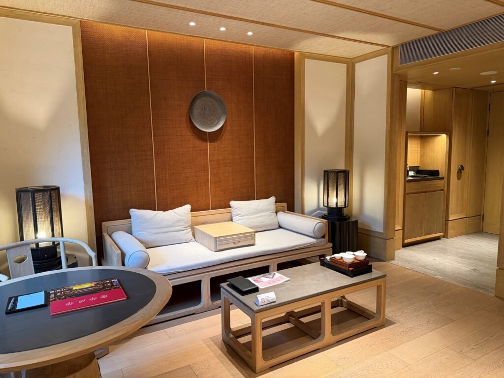 Hotel Review: Hualuxe Xian Tanghua Hotel, Xian 12 The Seat in the Middle 12