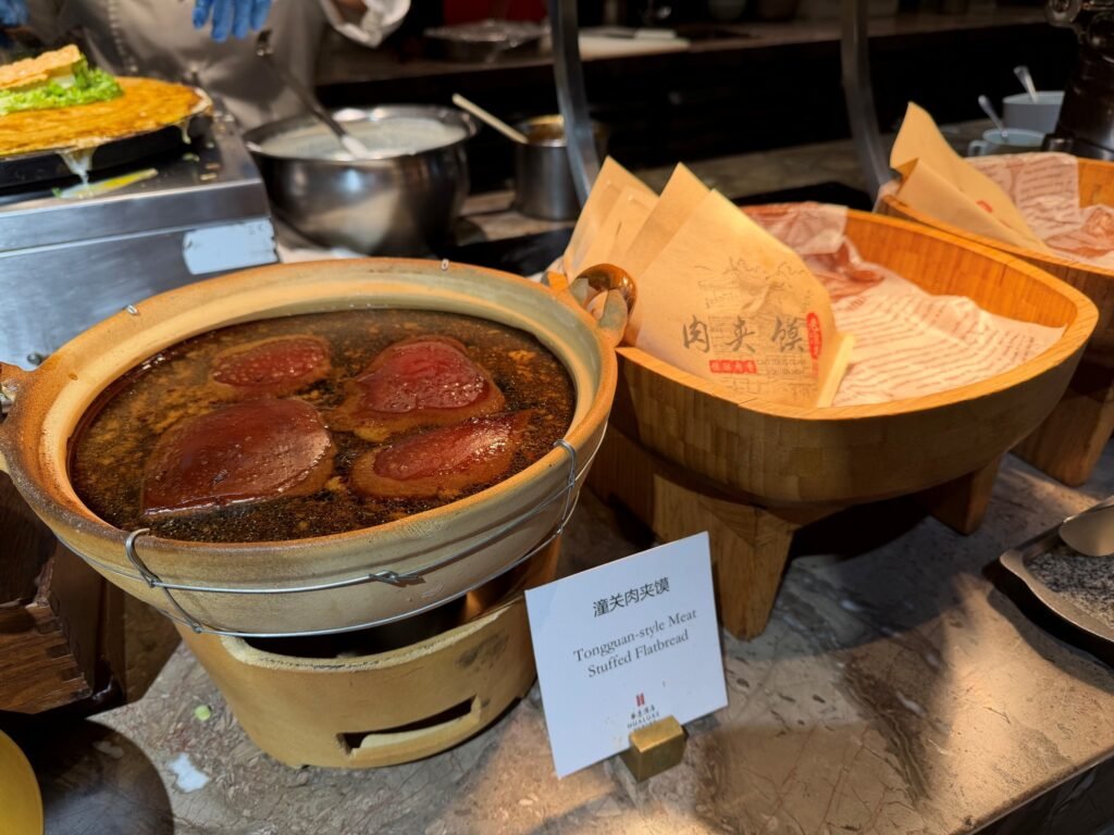 Hotel Review: Hualuxe Xian Tanghua Hotel, Xian 23 The Seat in the Middle 23
