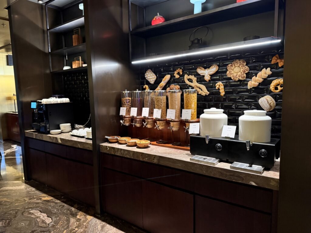 Hotel Review: Hualuxe Xian Tanghua Hotel, Xian 24 The Seat in the Middle 24