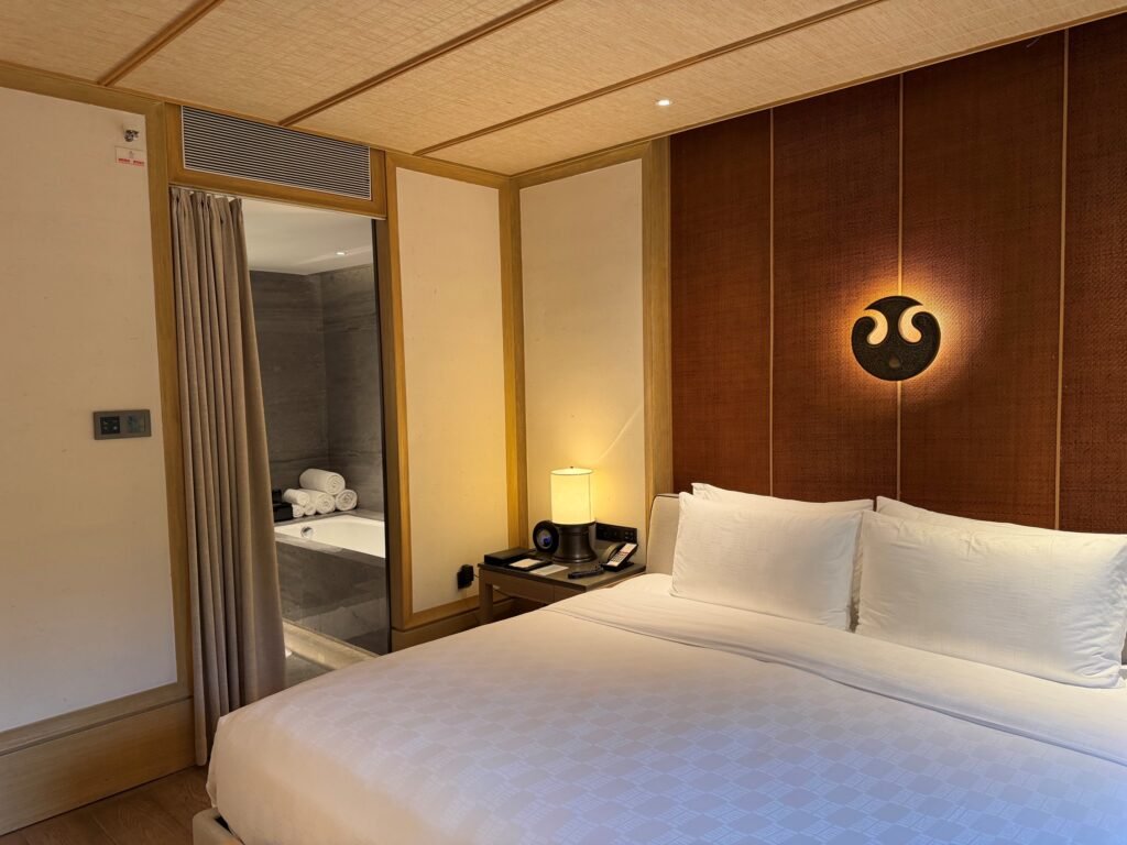 Hotel Review: Hualuxe Xian Tanghua Hotel, Xian 16 The Seat in the Middle 16