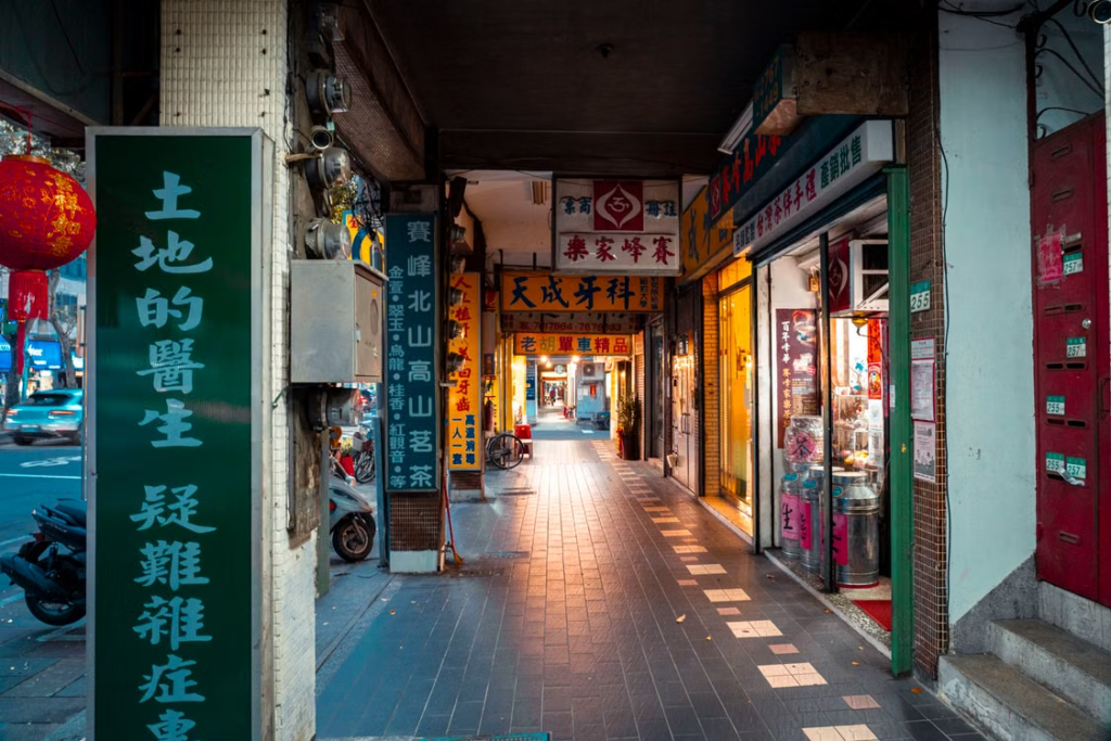 Chasing the New Asian Dawn: Why Singapore and Southeast Asia Are Redefining Luxury Travel in 2026 2 The Seat in the Middle 2
