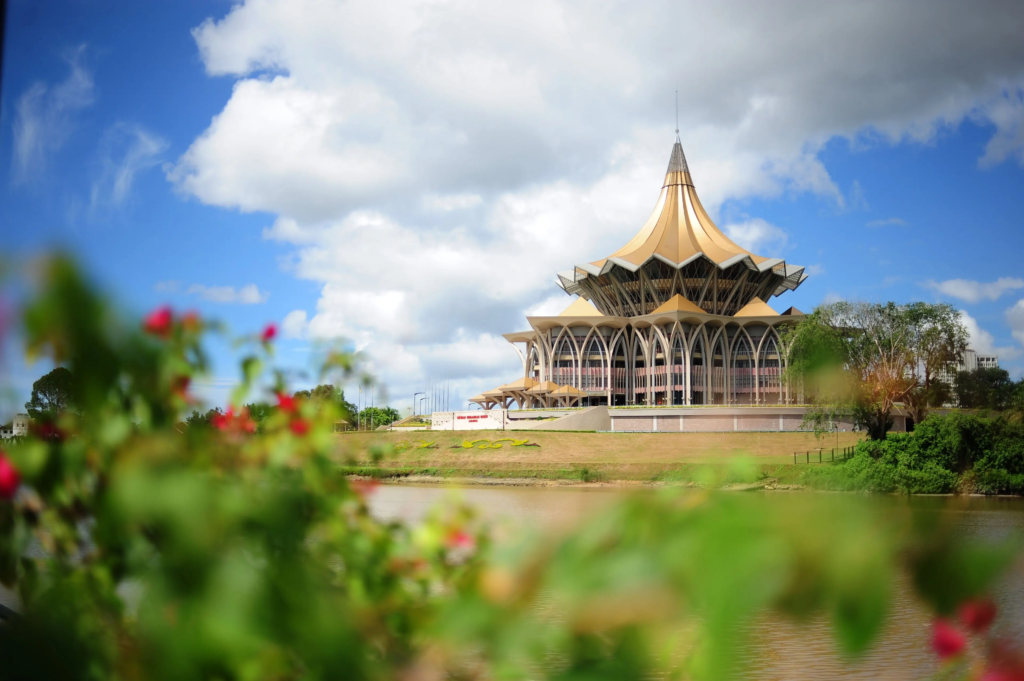 Borneo on Your Doorstep: How AirBorneo’s New Daily Kuching–Singapore Flights Open Up Effortless 2026 Escapes 1 The Seat in the Middle 1