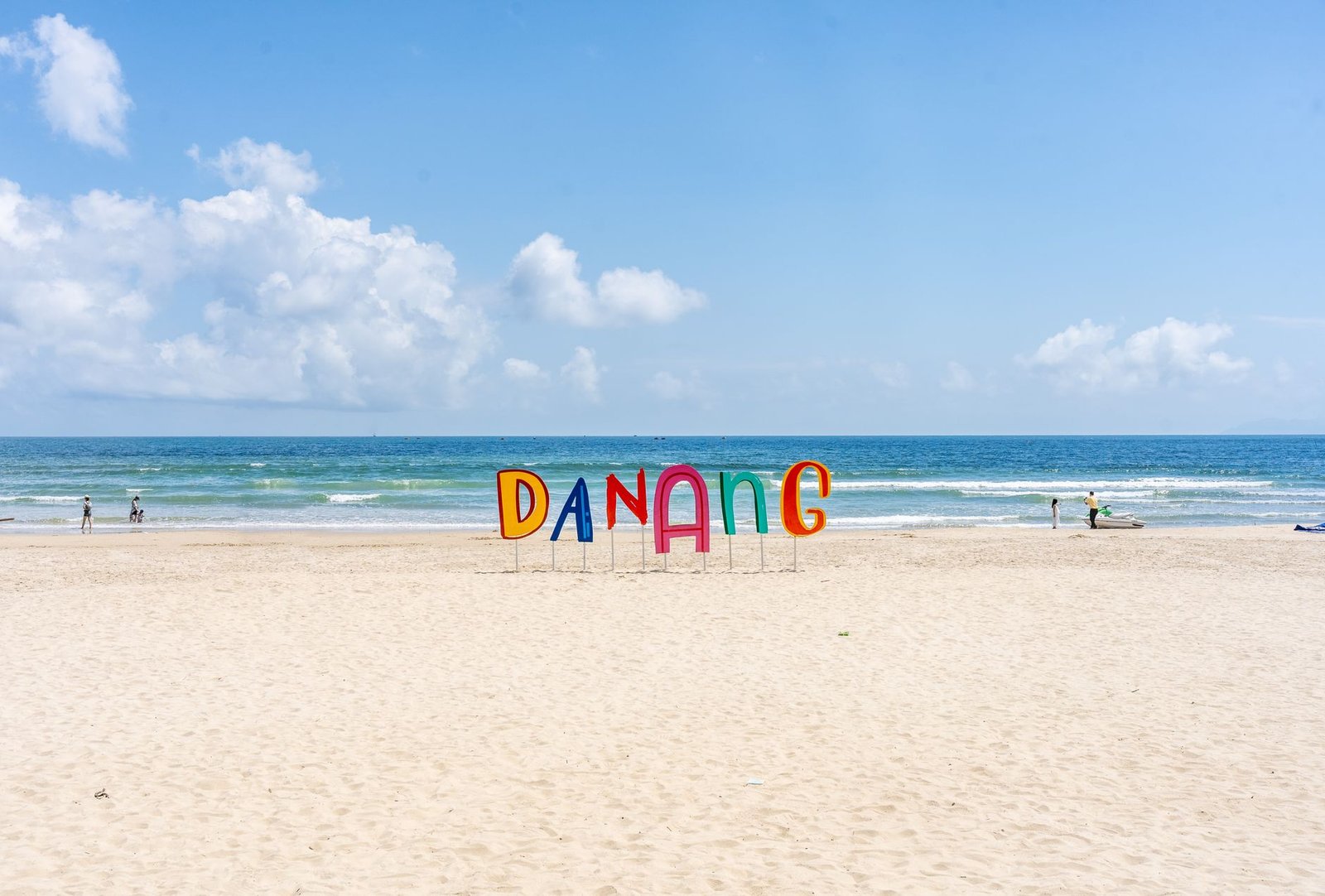 Vietnam Winter Travel 2026: Ride the Flight Surge From Hanoi to Da Nang 2 da nang city name at beach