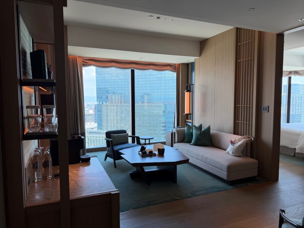 Hotel Review: Waldorf Astoria Osaka 9 The Seat in the Middle 9