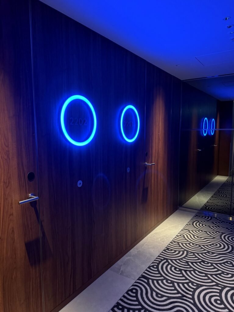 Hotel Review: W Osaka 7 The Seat in the Middle 7