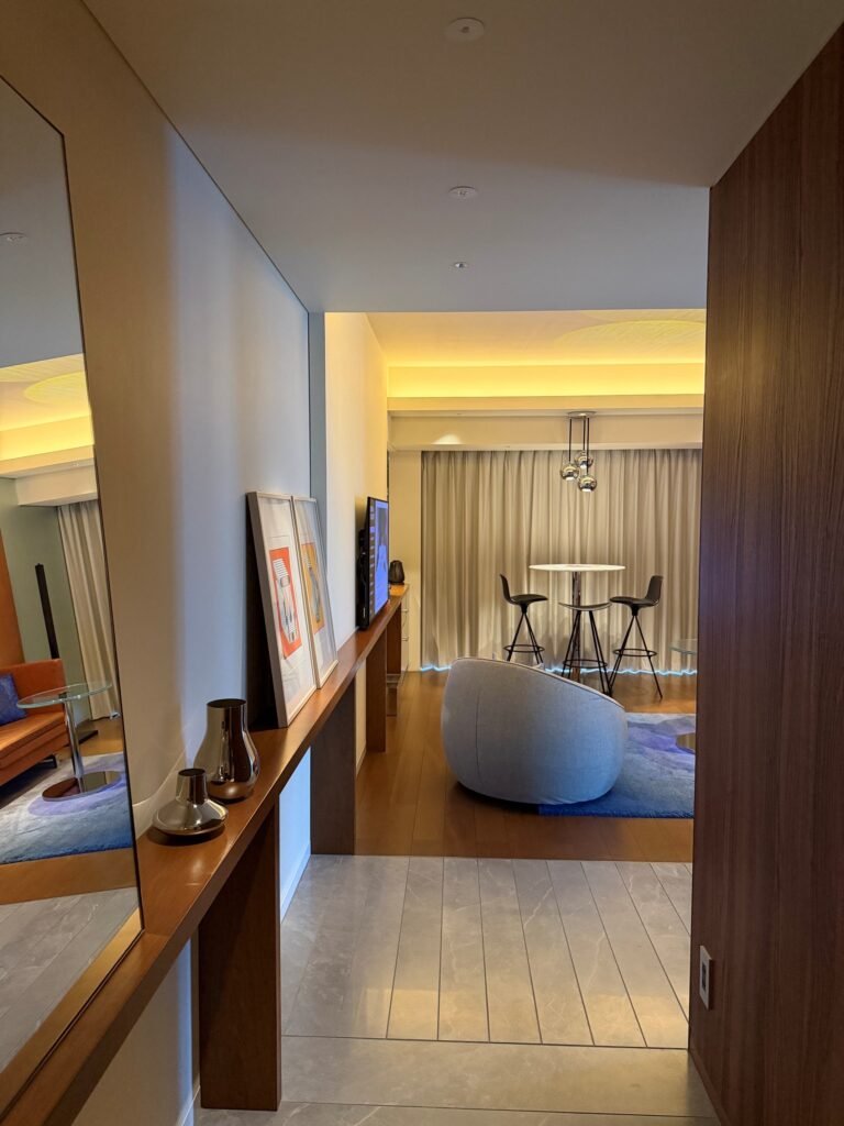 Hotel Review: W Osaka 8 The Seat in the Middle 8