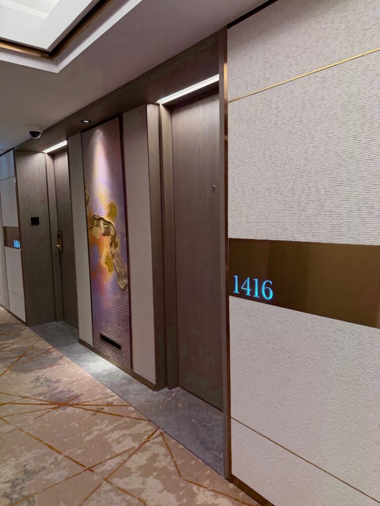 Hotel Review: Sari Pacific Autograph Collection, Jakarta 7 The Seat in the Middle 7